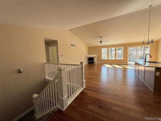 295 Canyon Creek Court 29, Howell, MI 48843