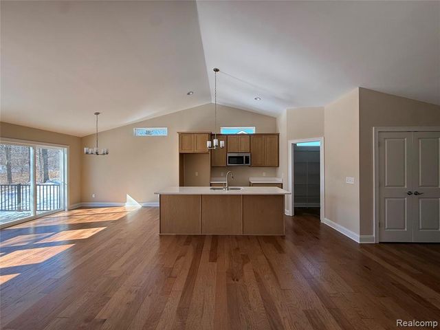 295 Canyon Creek Court 29, Howell, MI 48843