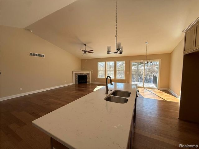 295 Canyon Creek Court 29, Howell, MI 48843