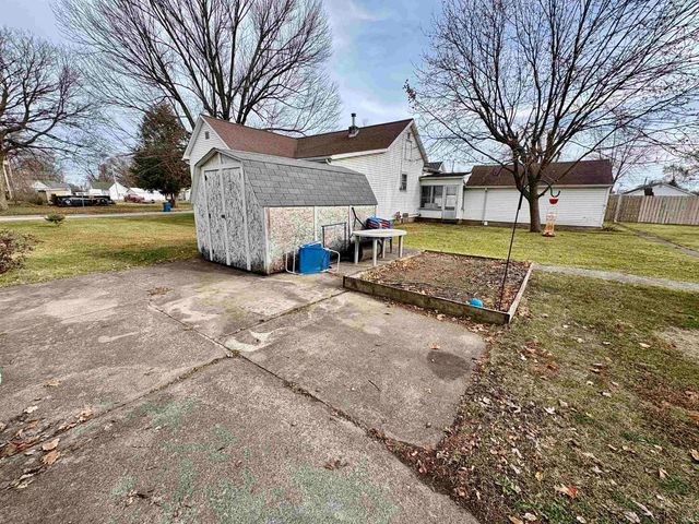 1128 W Cherry Street, Bluffton, IN 46714