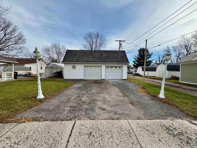 1128 W Cherry Street, Bluffton, IN 46714