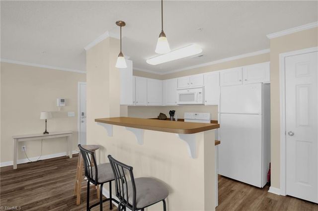 1620 Cherry Blossom Lane 204, Winston-salem, NC 27127