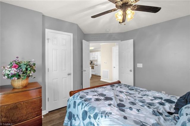 1620 Cherry Blossom Lane 204, Winston-salem, NC 27127