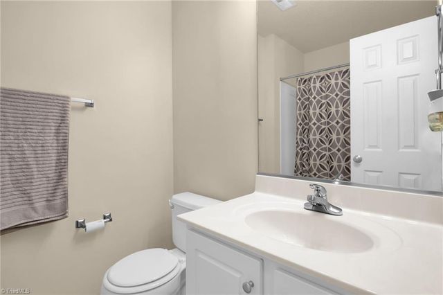 1620 Cherry Blossom Lane 204, Winston-salem, NC 27127