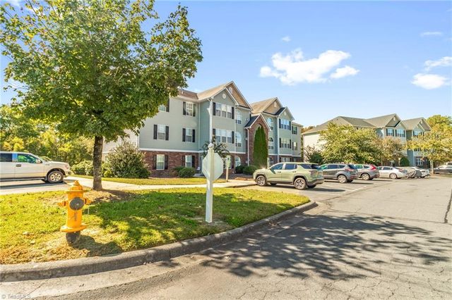 1620 Cherry Blossom Lane 204, Winston-salem, NC 27127