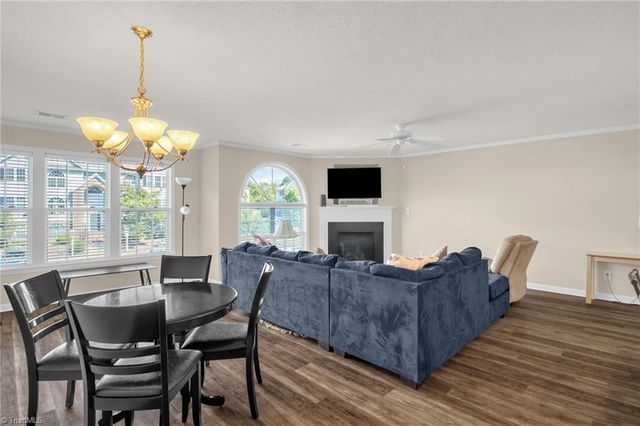 1620 Cherry Blossom Lane 204, Winston-salem, NC 27127