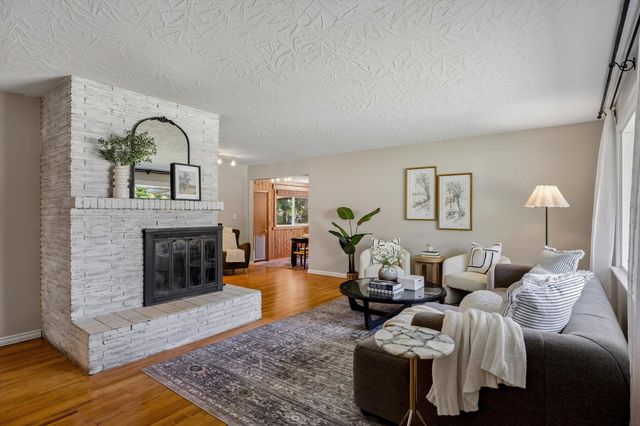 8213 N Whitehouse Dr, Spokane, WA 99208