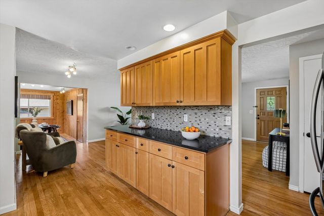 8213 N Whitehouse Dr, Spokane, WA 99208