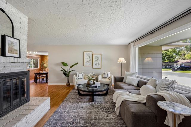 8213 N Whitehouse Dr, Spokane, WA 99208