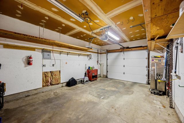 8213 N Whitehouse Dr, Spokane, WA 99208