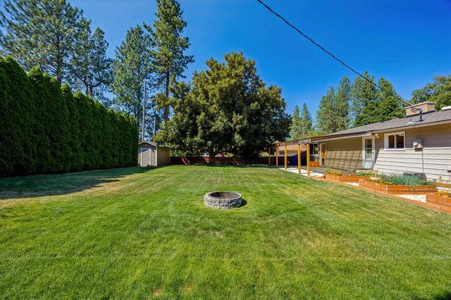 8213 N Whitehouse Dr, Spokane, WA 99208