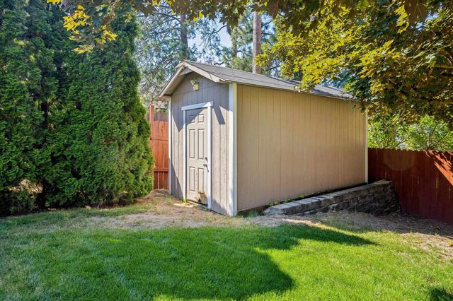 8213 N Whitehouse Dr, Spokane, WA 99208