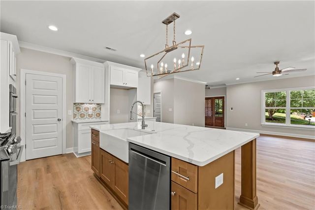 105 Kingsmill Court, Advance, NC 27006