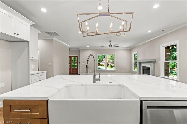 105 Kingsmill Court, Advance, NC 27006