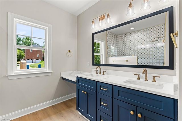 105 Kingsmill Court, Advance, NC 27006