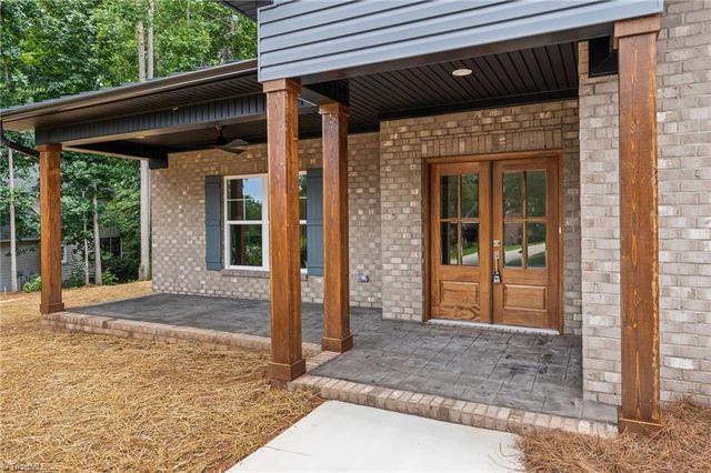 105 Kingsmill Court, Advance, NC 27006