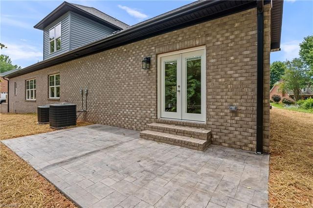 105 Kingsmill Court, Advance, NC 27006