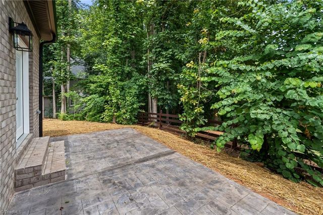 105 Kingsmill Court, Advance, NC 27006