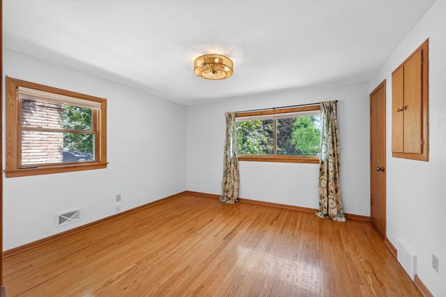 4621 Ewing Avenue N, Robbinsdale, MN 55422