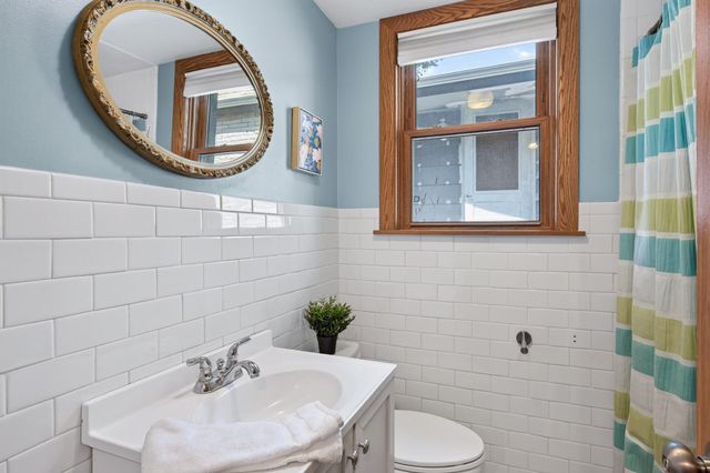 4621 Ewing Avenue N, Robbinsdale, MN 55422
