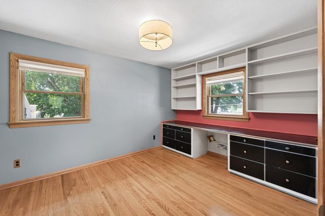 4621 Ewing Avenue N, Robbinsdale, MN 55422
