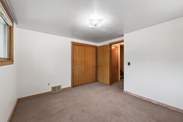 4621 Ewing Avenue N, Robbinsdale, MN 55422