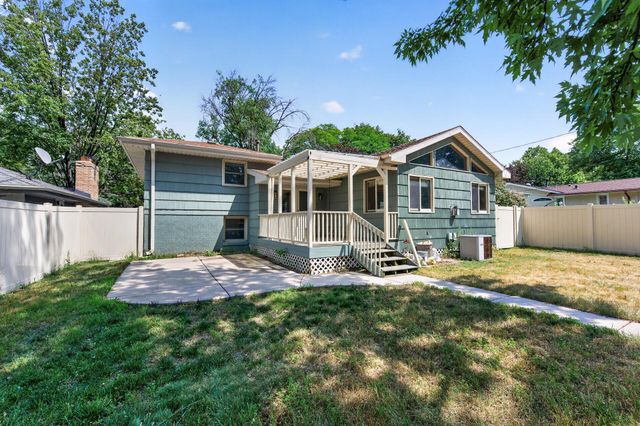 4621 Ewing Avenue N, Robbinsdale, MN 55422