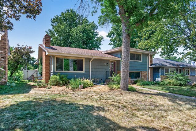 4621 Ewing Avenue N, Robbinsdale, MN 55422