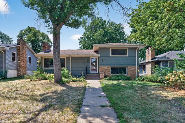 4621 Ewing Avenue N, Robbinsdale, MN 55422