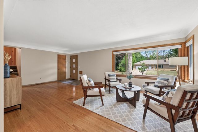 4621 Ewing Avenue N, Robbinsdale, MN 55422
