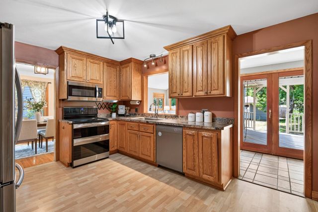 4621 Ewing Avenue N, Robbinsdale, MN 55422