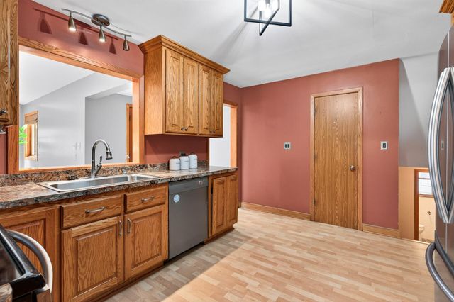 4621 Ewing Avenue N, Robbinsdale, MN 55422