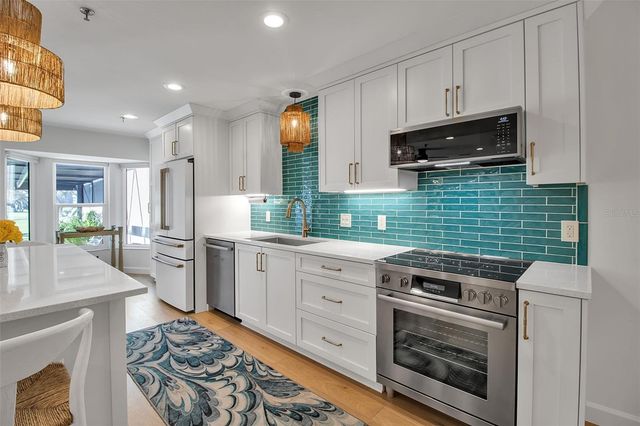 2123 HARBOURSIDE DRIVE 903, Longboat Key, FL 34228