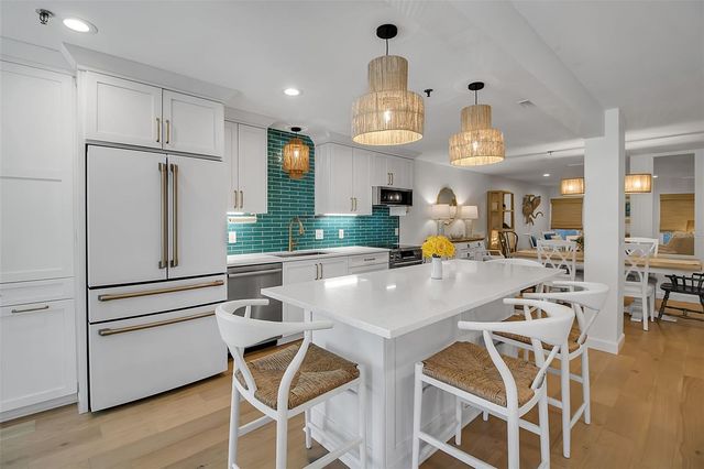 2123 HARBOURSIDE DRIVE 903, Longboat Key, FL 34228