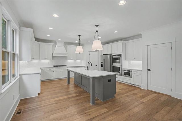 3356 Kenyon Creek Drive NW, Kennesaw, GA 30152
