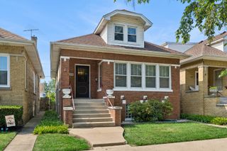 5543 W Berenice Avenue, Chicago, IL 60641