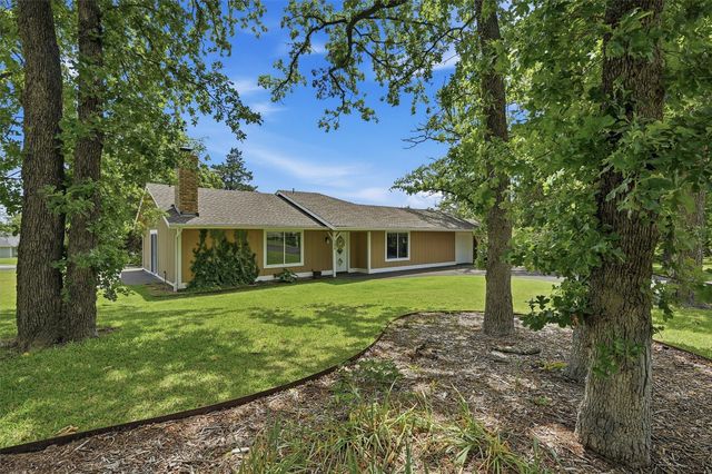 100 Cayuga Cove, Lake Kiowa, TX 76240