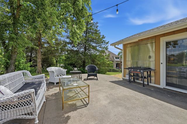 100 Cayuga Cove, Lake Kiowa, TX 76240