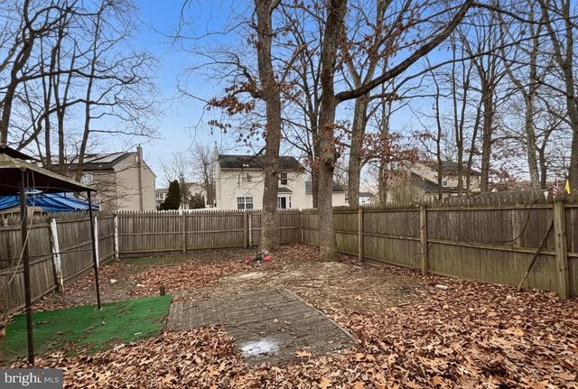 61 BERKSHIRE RD, Sicklerville, NJ 08081