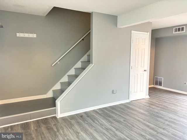 61 BERKSHIRE RD, Sicklerville, NJ 08081