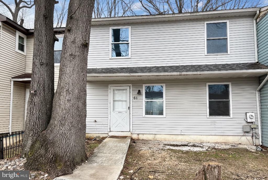 61 BERKSHIRE RD, Sicklerville, NJ 08081