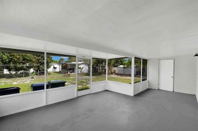 15351 SW 296th St, Homestead, FL 33033