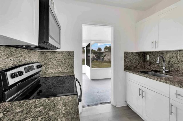 15351 SW 296th St, Homestead, FL 33033