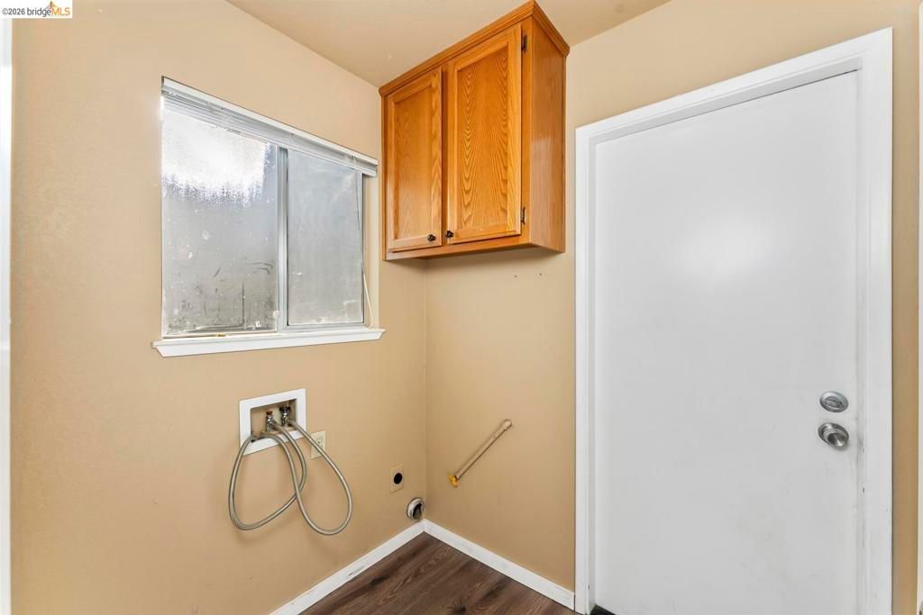 Image 12 of property listing at 1030 Betsy Ross DR, Roseville, CA 95747