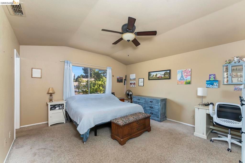 Image 18 of property listing at 1030 Betsy Ross DR, Roseville, CA 95747