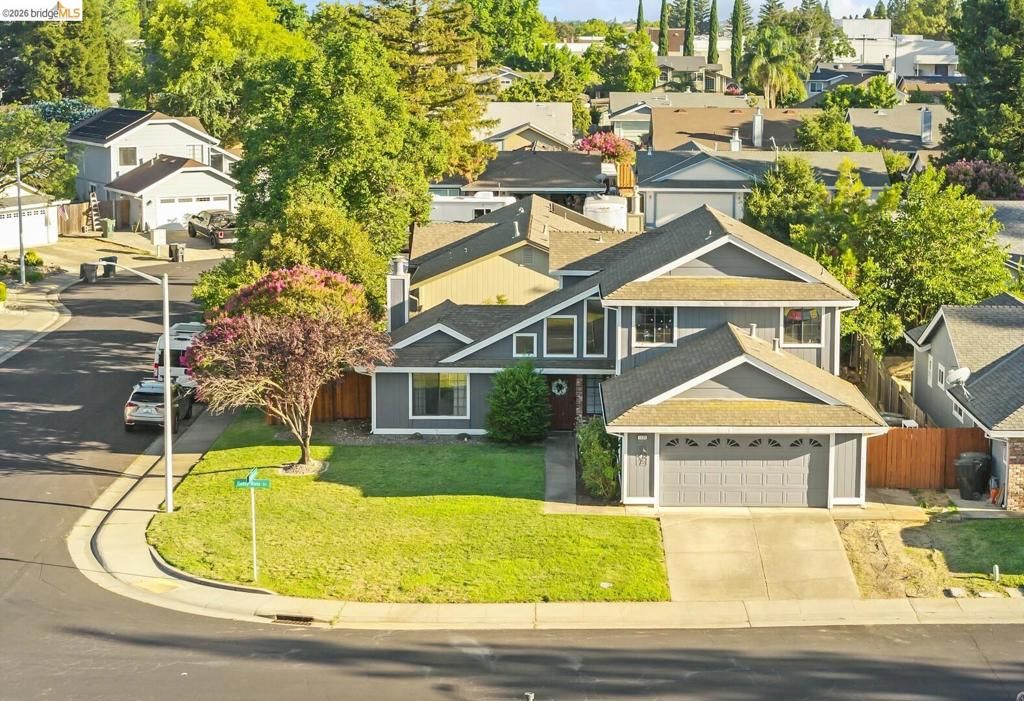 Image 2 of property listing at 1030 Betsy Ross DR, Roseville, CA 95747