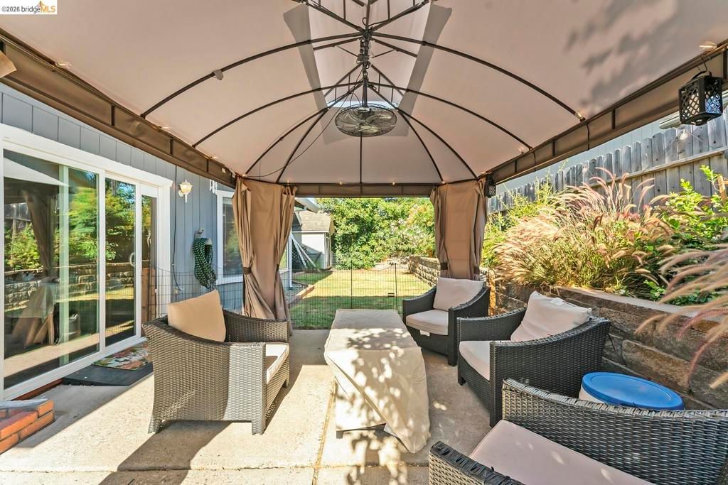Image 24 of property listing at 1030 Betsy Ross DR, Roseville, CA 95747