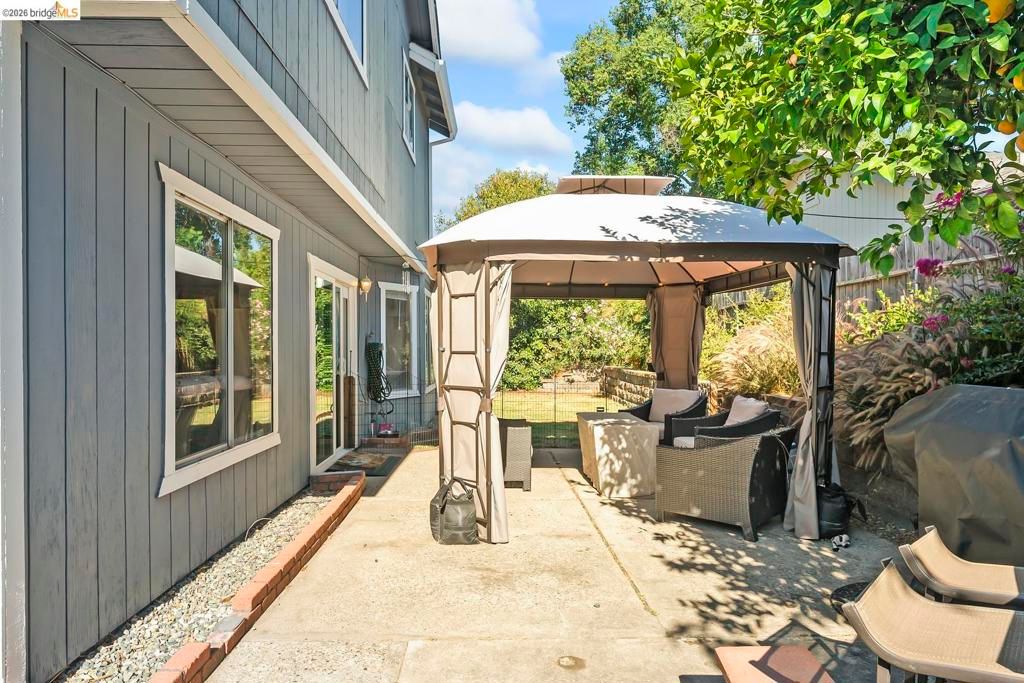 Image 25 of property listing at 1030 Betsy Ross DR, Roseville, CA 95747
