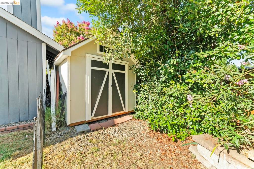 Image 29 of property listing at 1030 Betsy Ross DR, Roseville, CA 95747