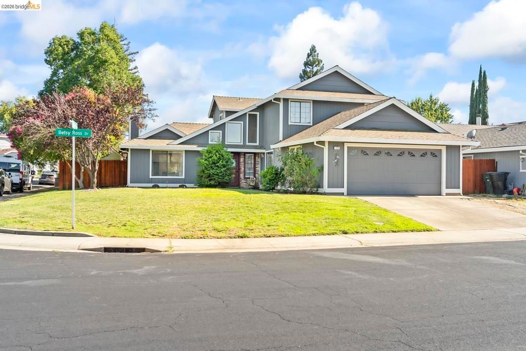 Image 3 of property listing at 1030 Betsy Ross DR, Roseville, CA 95747